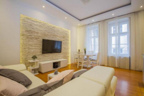 Boutique Soho Apartment